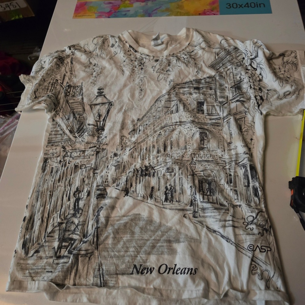 Gildan New Orleans All Over Print T-Shirt Mens Large French Quarter Sketch White